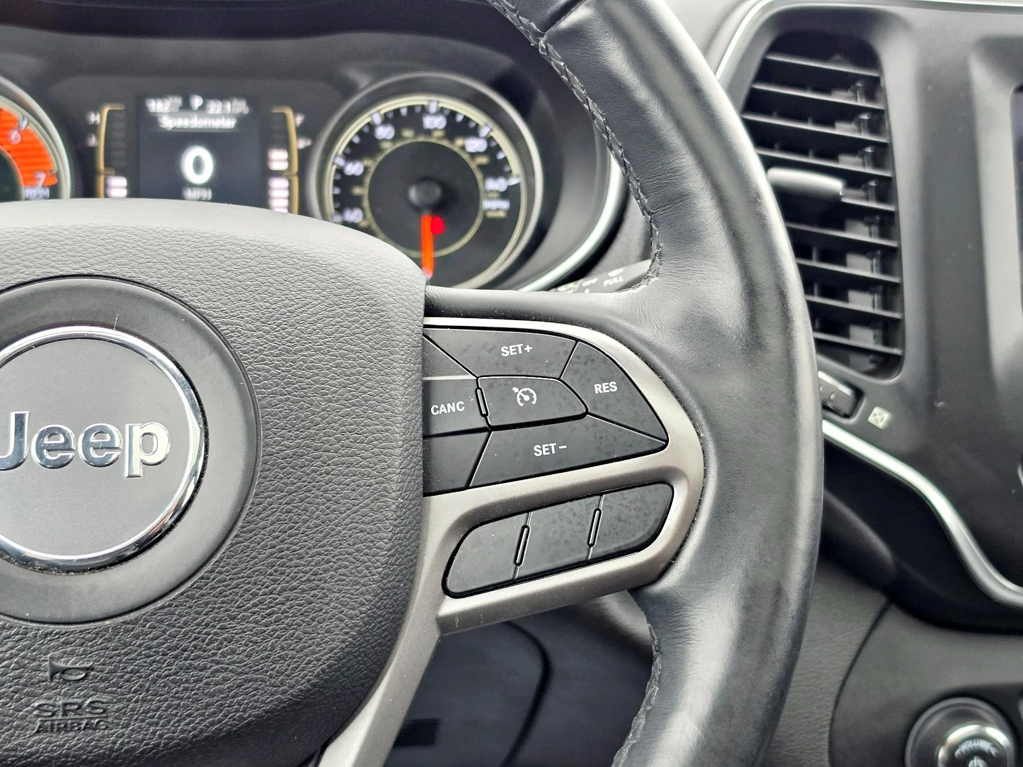 Used 2019 Bright White Clearcoat Jeep Latitude Plus image 15
