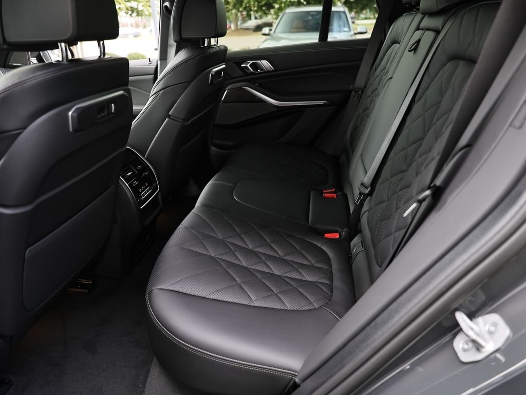 2026 BMW X5 M60i - Photo 28