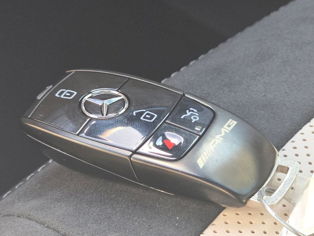 New 2026 Twilight Blue Metallic Mercedes-Benz GLE 53 AMG® image 40