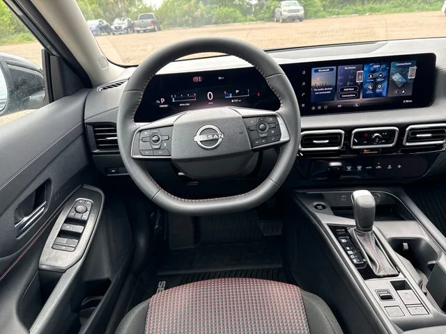 New 2026 Atlantic Gray Metallic / Super Black Two-tone Nissan SR image 13