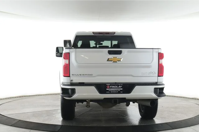 Used 2022 White Chevrolet High Country image 11