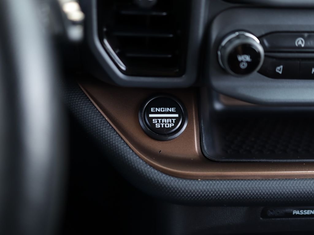 Used 2022 Gray Ford Outer Banks image 18
