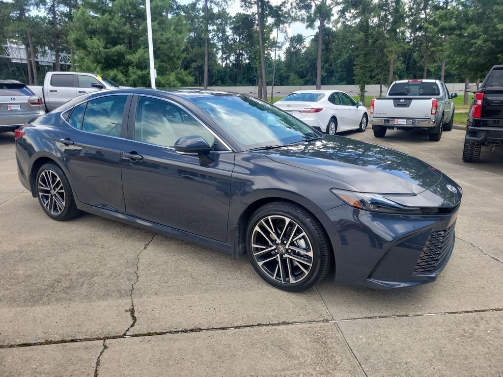Certified Used 2025  Toyota XLE image 10