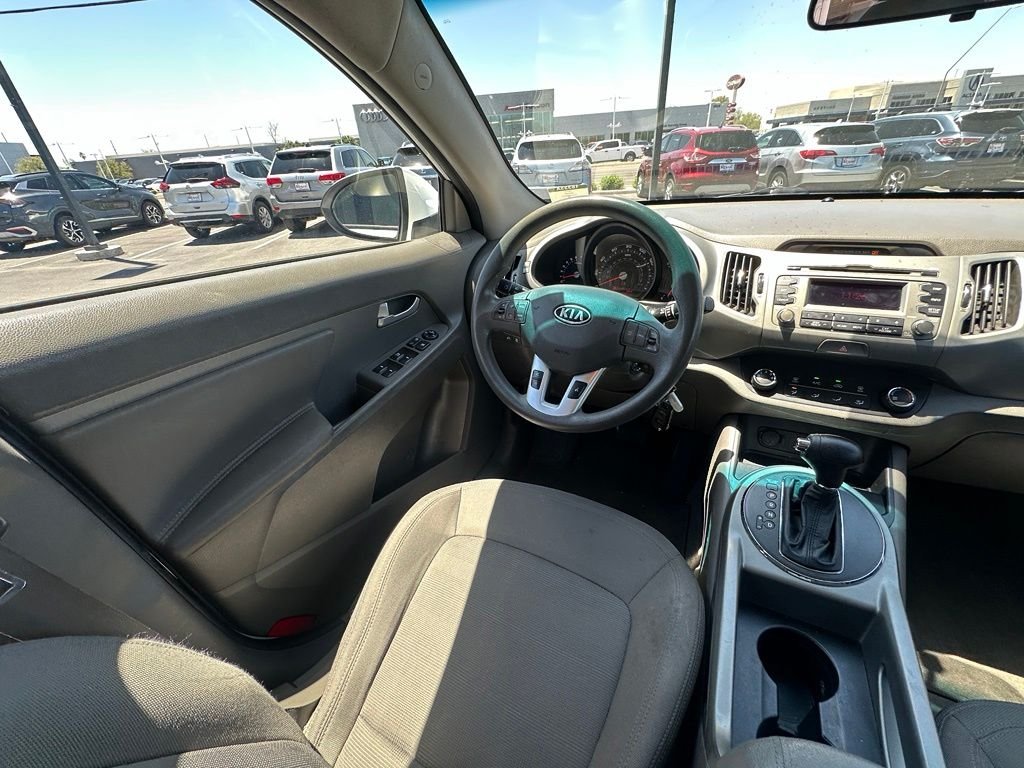 Used 2012 White Kia LX image 12