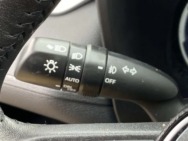 Used 2024  Toyota XLE Premium image 19