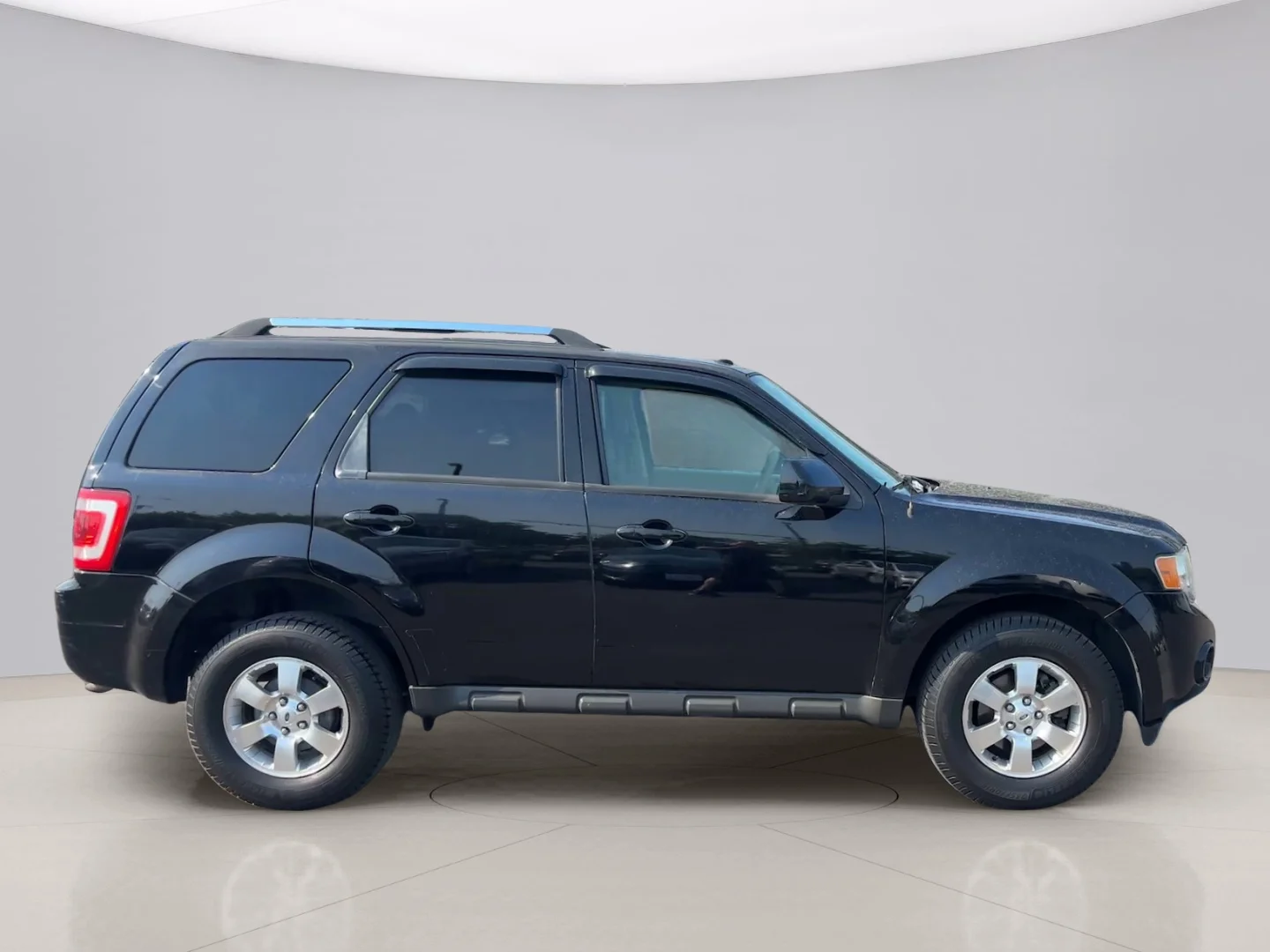 Used 2012 Black Ford LIMITED image 6