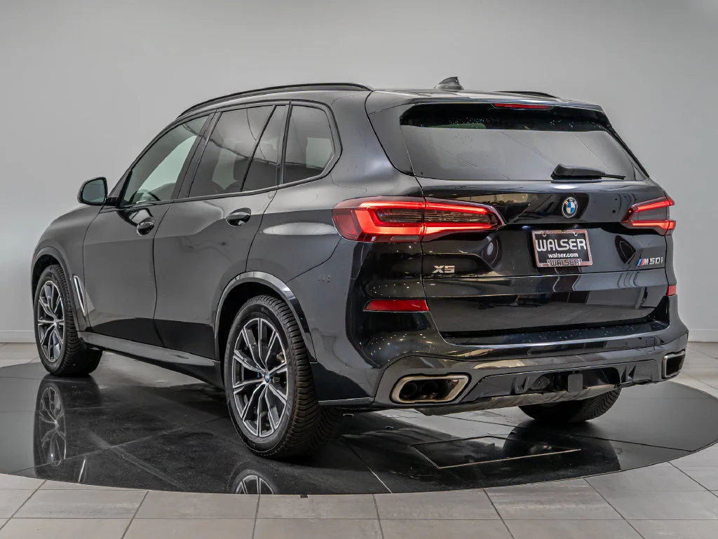 Used 2020 Black Sapphire Metallic BMW M50i image 6