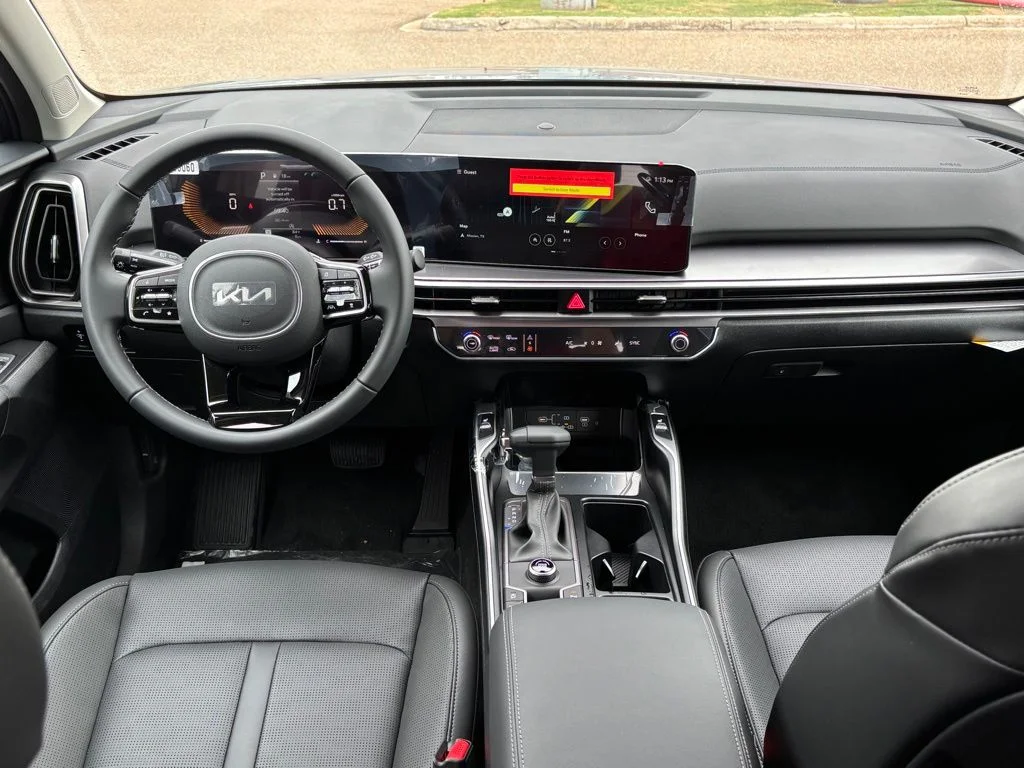 2025 Kia Sorento S - Photo 12