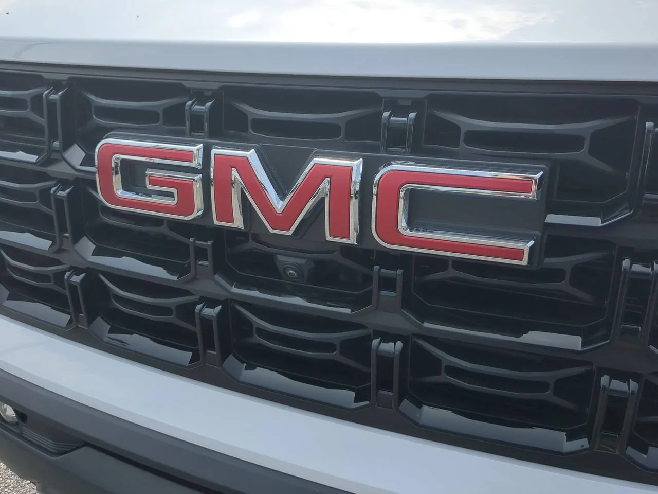 New 2026 Summit White GMC Elevation image 29