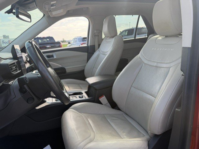 Used 2022 Red Metallic Ford Platinum image 11