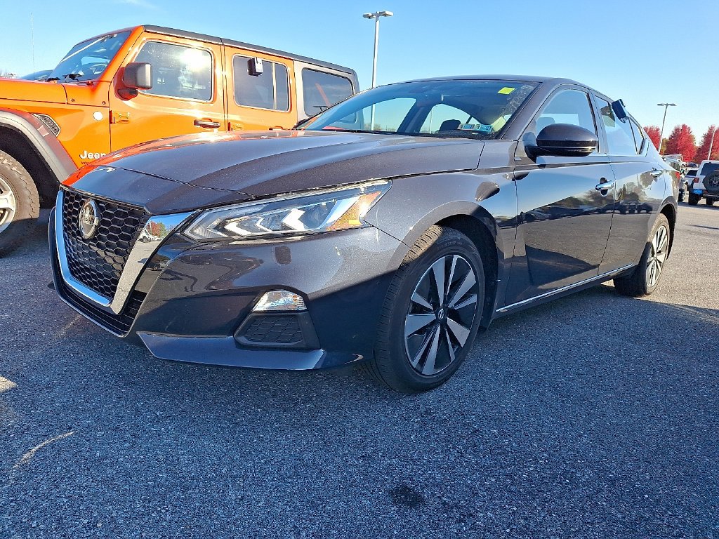 Used 2022 Blue Nissan 2.5 SV image 3