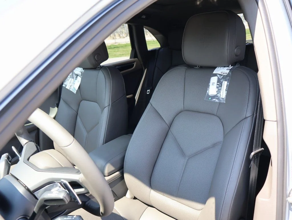 Certified Used 2025 Dolomite Silver Metallic Porsche  image 5