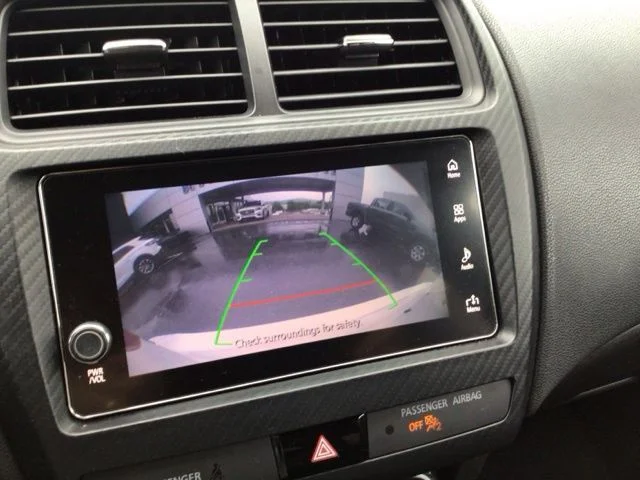 Used 2019 Pearl White Mitsubishi 2.0 SE image 15