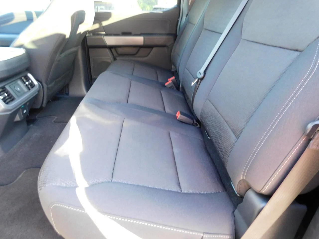 New 2026 Agate Black Metallic Ford XLT image 24