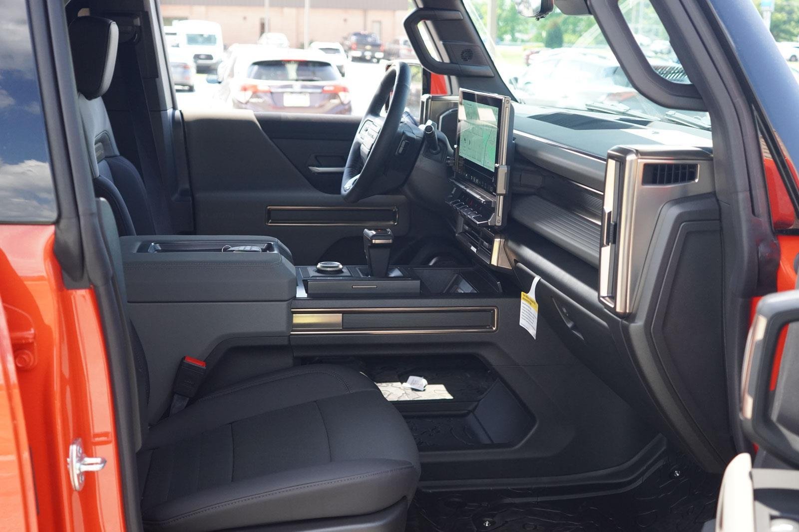 New 2025 Solar Orange GMC 2X image 31