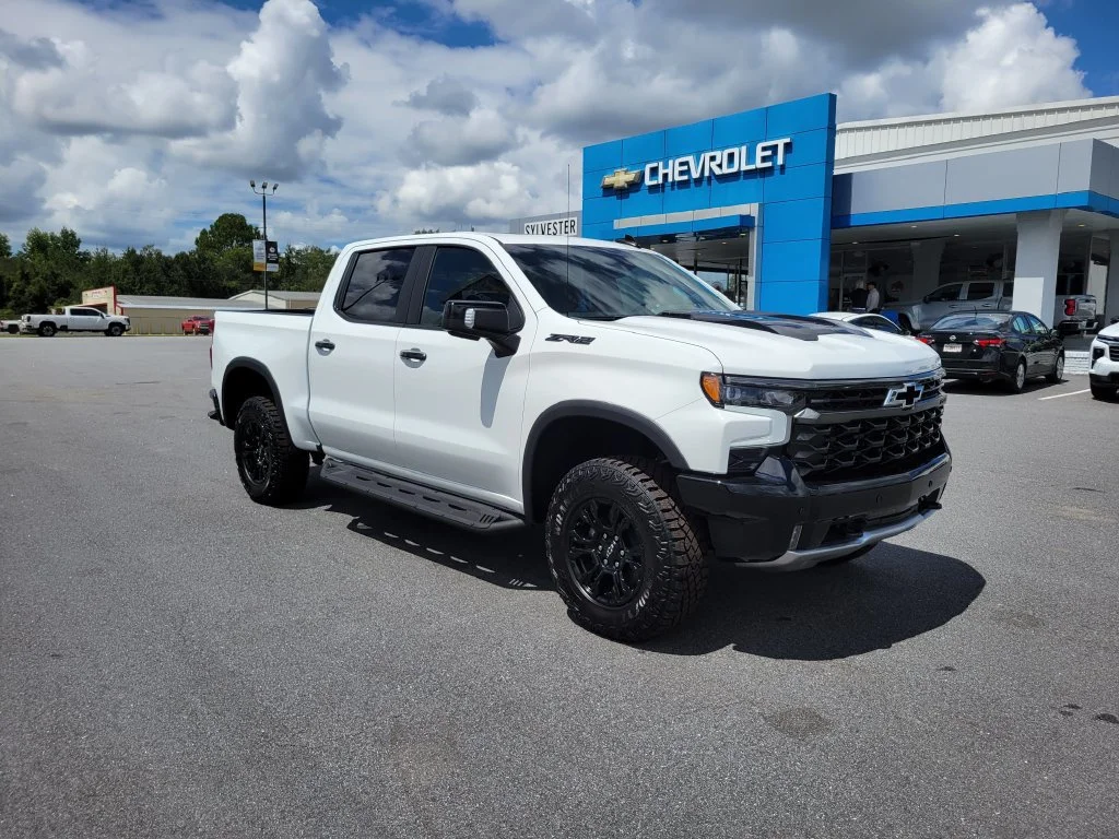 New 2026 Summit White Chevrolet ZR2 image 8
