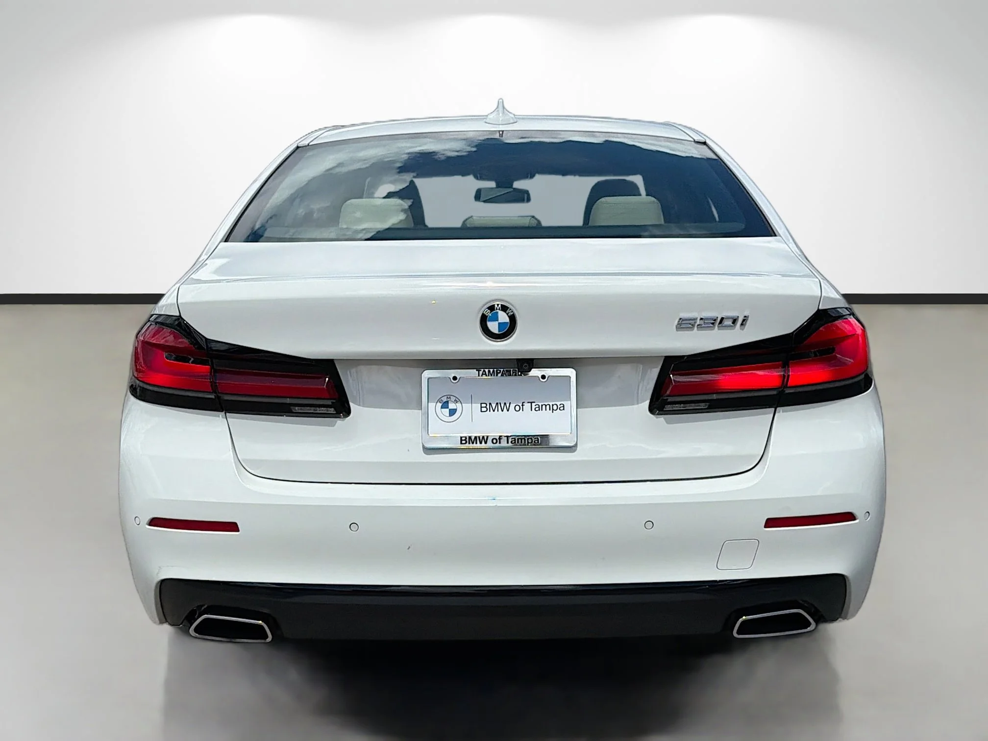 Used 2023 Alpine White BMW 530i image 4