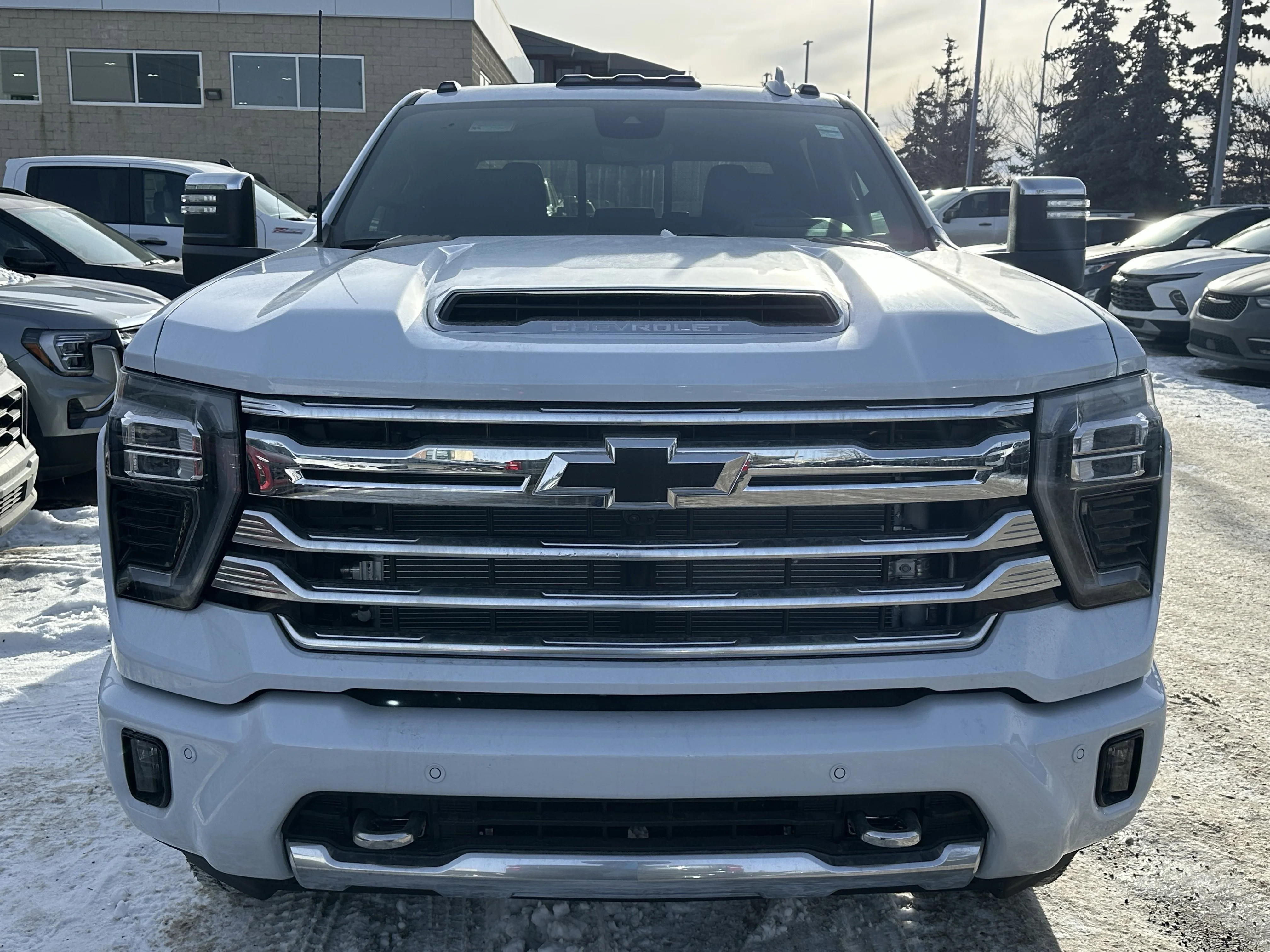 New 2026 Polar White Tricoat Chevrolet High Country image 2