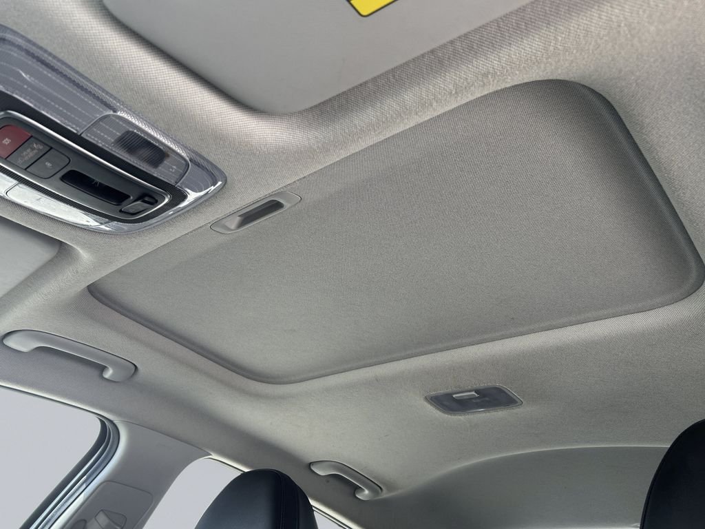 2024 Hyundai Elantra Limited - Photo 19