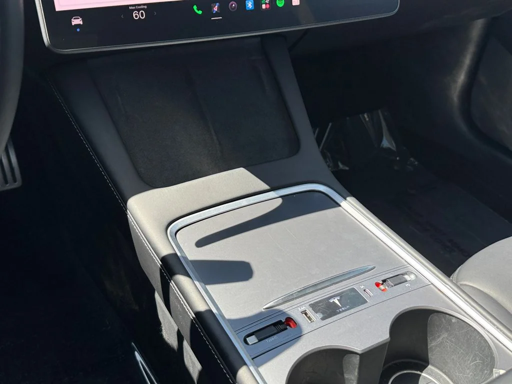 Used 2022  Tesla Performance image 15