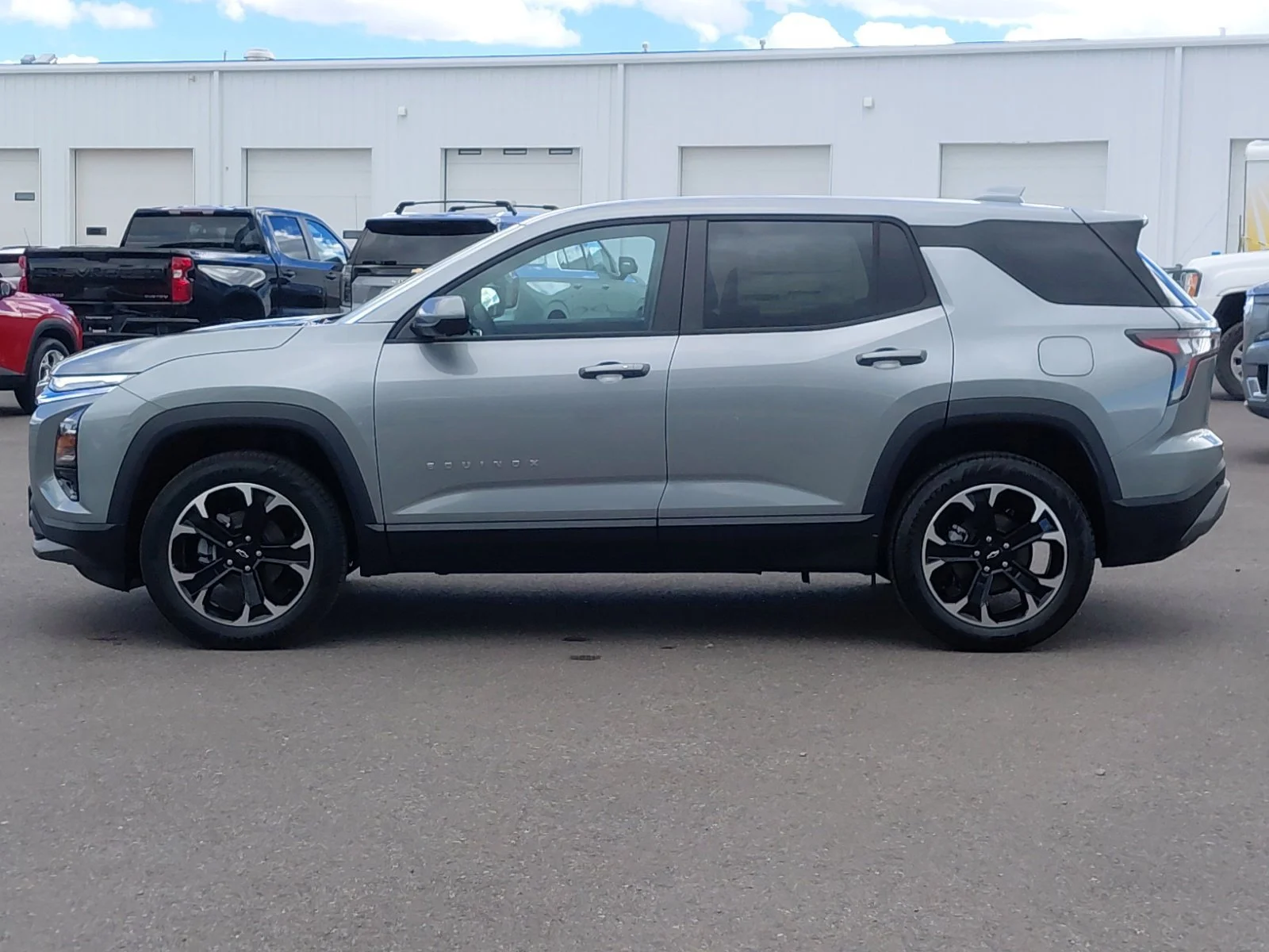 2027 Chevrolet Equinox LT - Photo 6