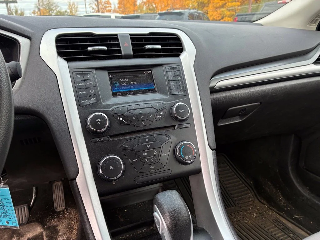 Used 2014 Orange Ford S image 11