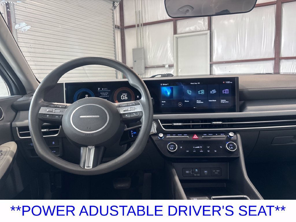 Certified Used 2025 Silver Hyundai SEL image 10