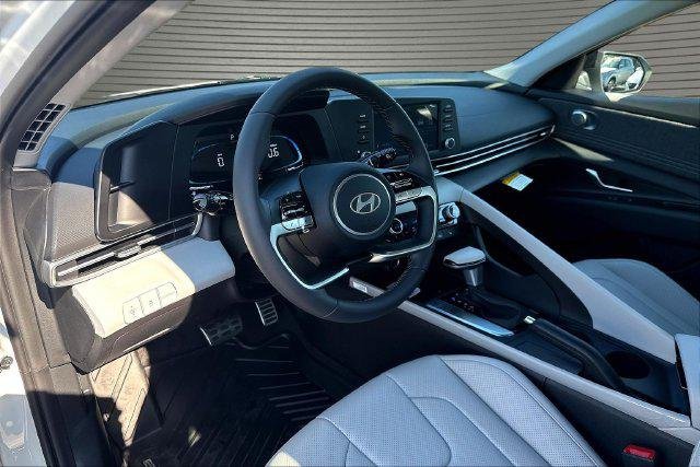 New 2026 White Hyundai SEL Sport Plus image 7
