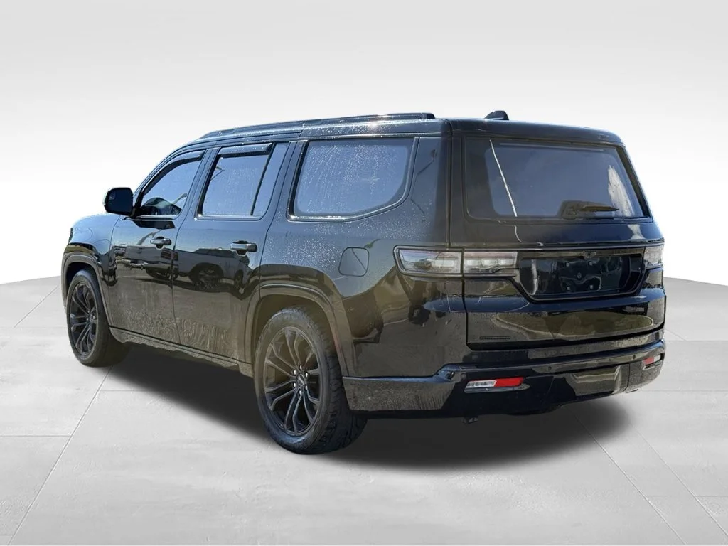 Used 2022 Blue Jeep Series II image 3
