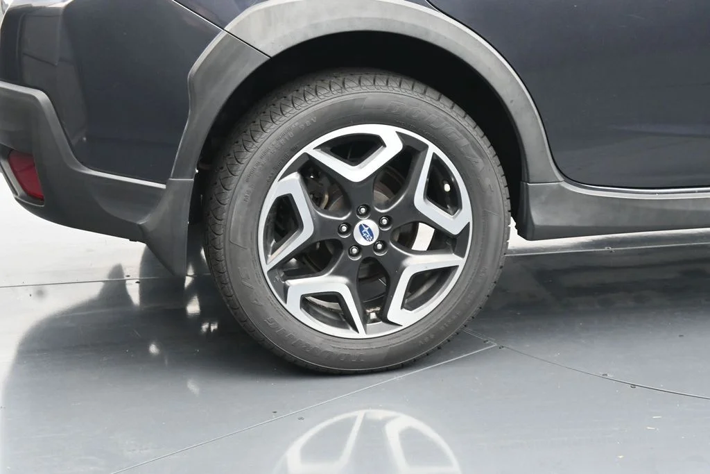 Used 2018 Gray Subaru 2.0i Limited image 10