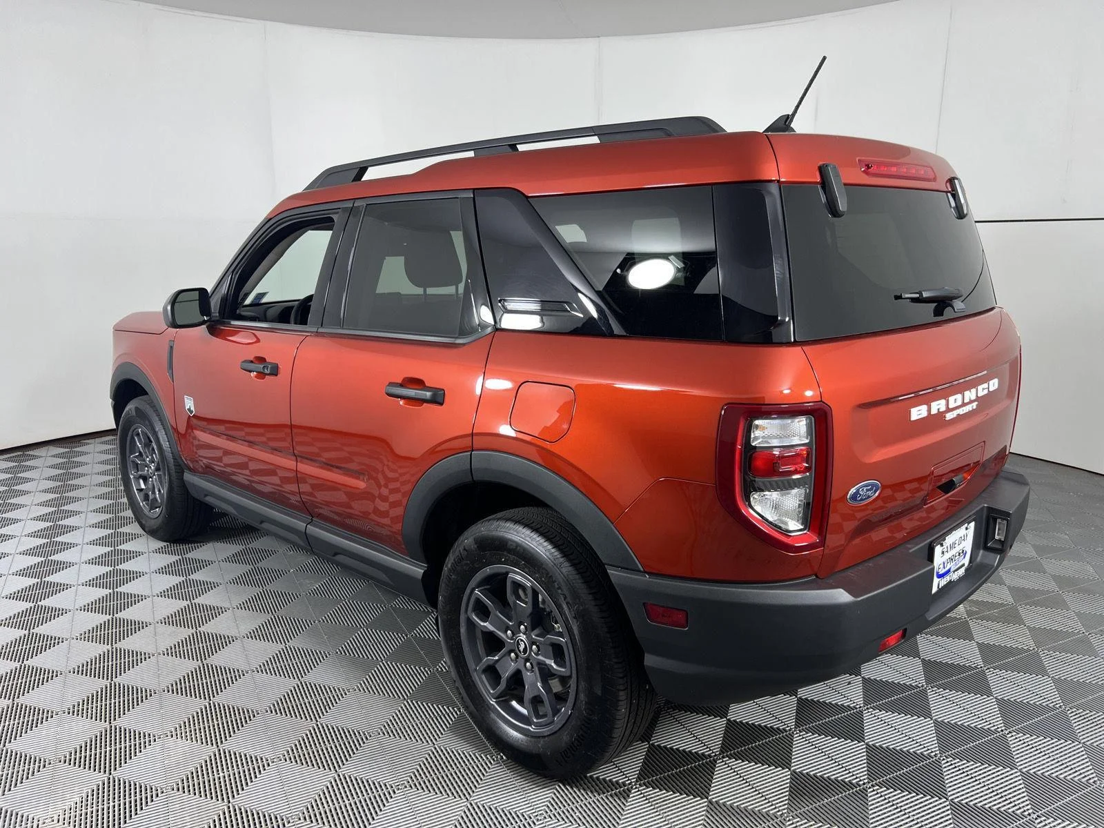 Used 2024 Hot Pepper Red Tinted Clearcoat Ford Big Bend image 8