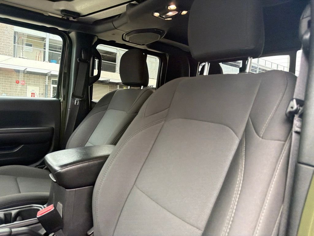 Used 2023 Green Jeep Sport S image 14