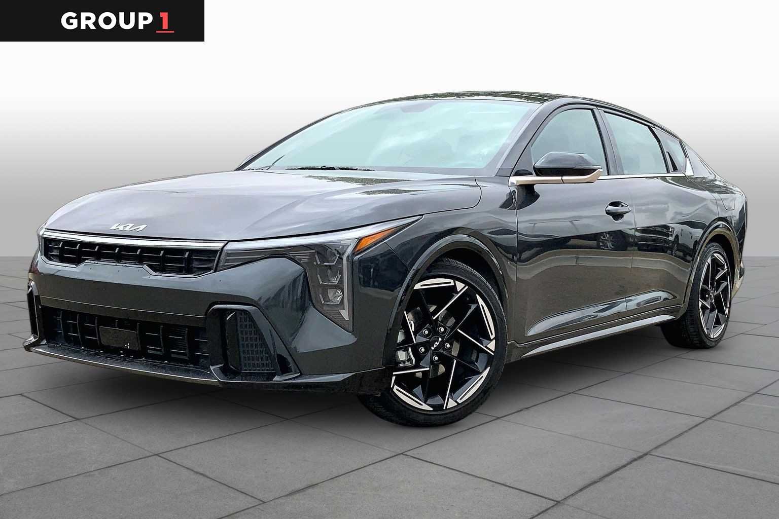 2025 Kia K4 GT-Line AT's photo