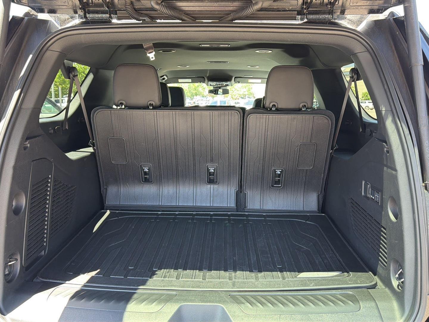 Used 2026 Onyx Black GMC Elevation image 9