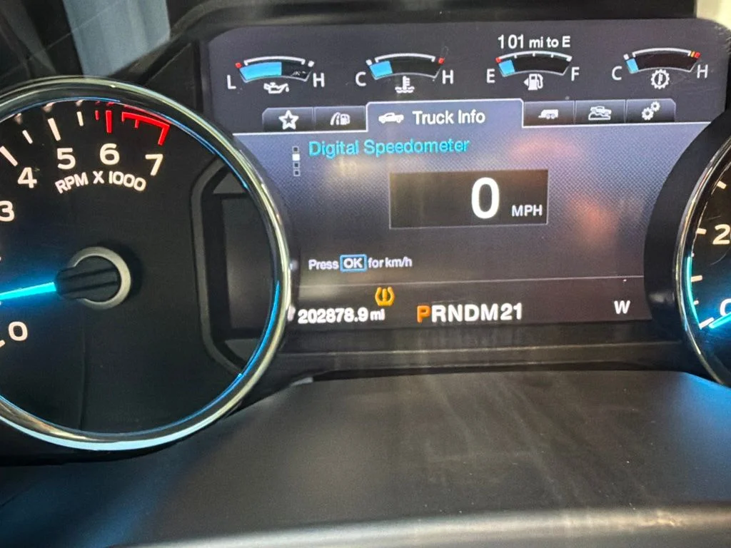 Used 2015 Green Gem Metallic Ford Lariat image 13