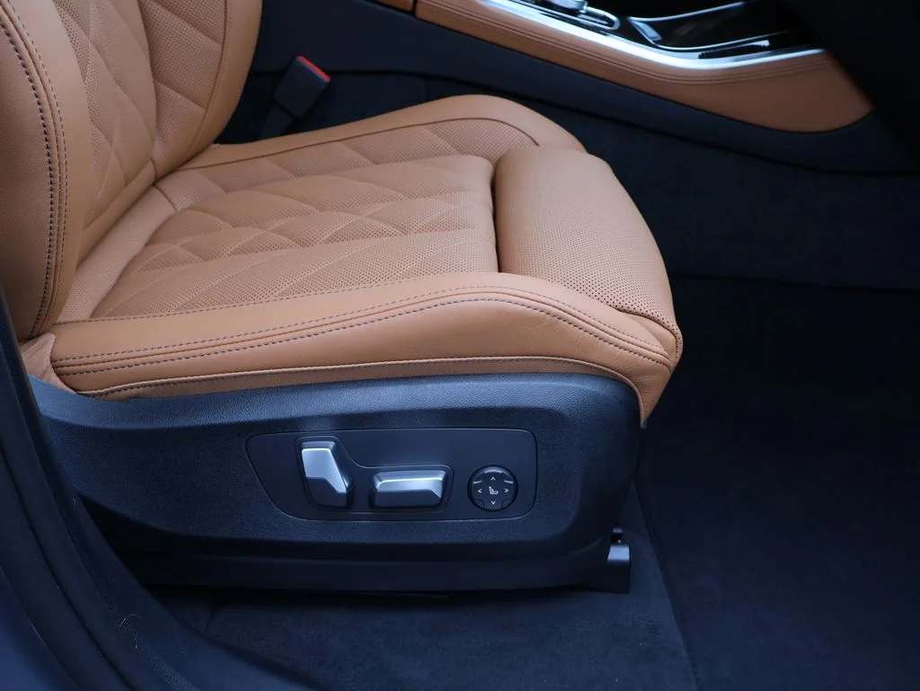 New 2026 Gray BMW xDrive40i image 12