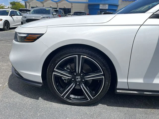 Used 2025  Honda Sport image 21