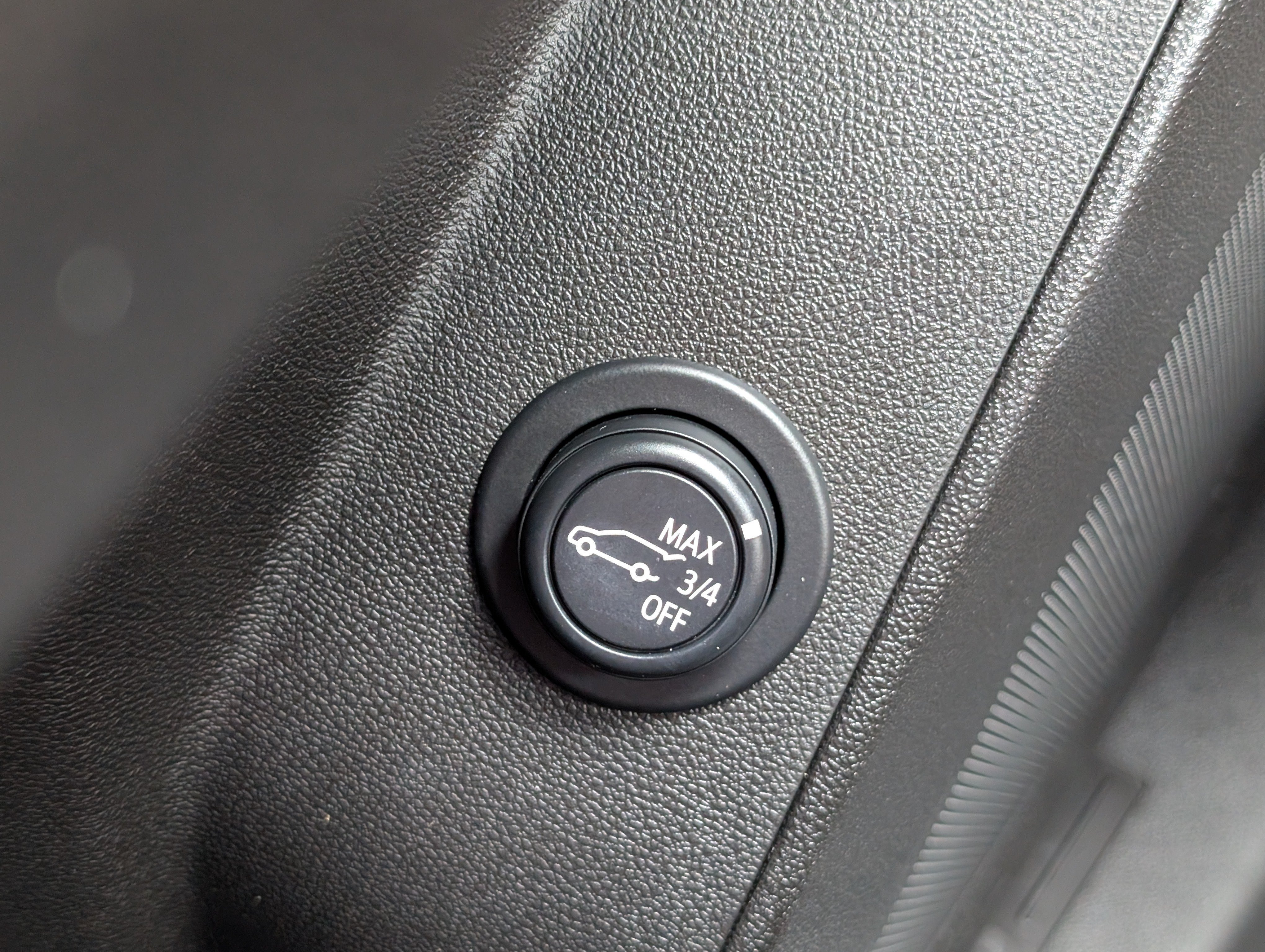 Used 2024 Summit White Chevrolet LT image 13