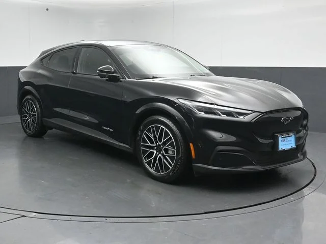 2025 Ford Mustang-Mach-e Premium's photo