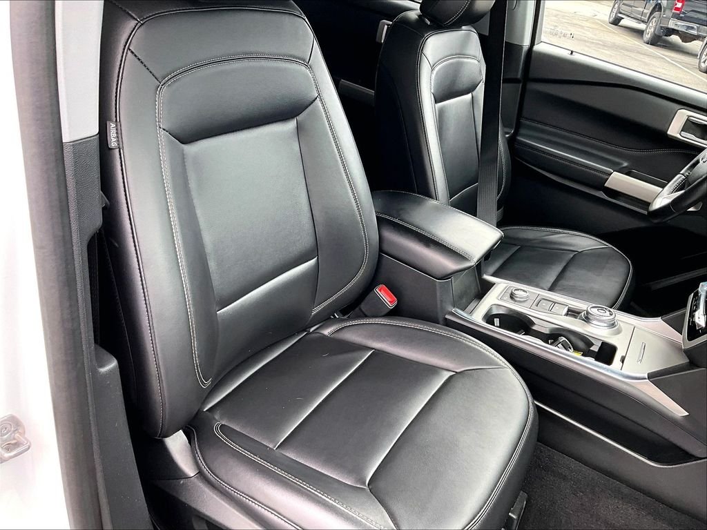 Used 2023 White Ford XLT image 11