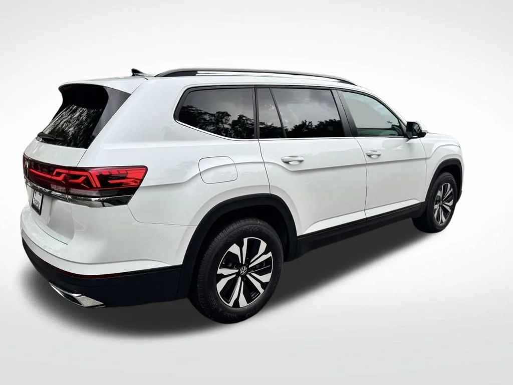 Used 2026 White Volkswagen SE image 4