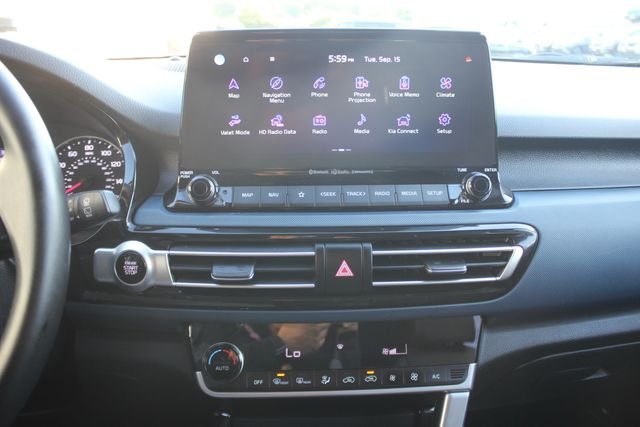 Used 2023 White Kia S image 4