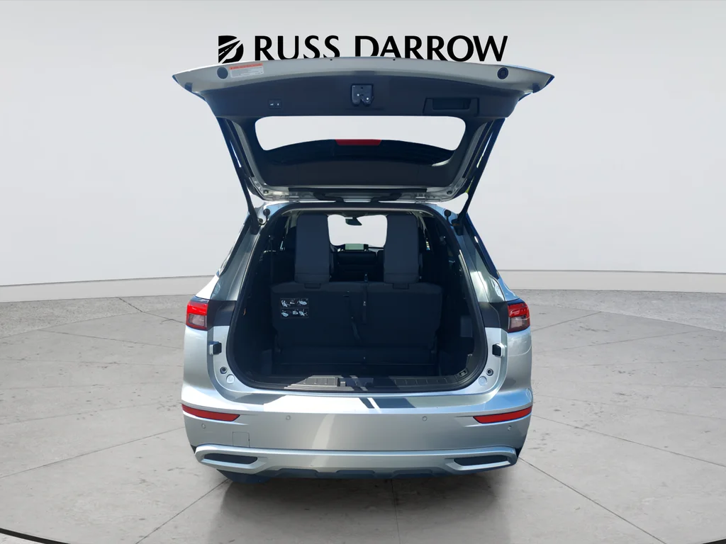 Used 2024  Mitsubishi SE image 24