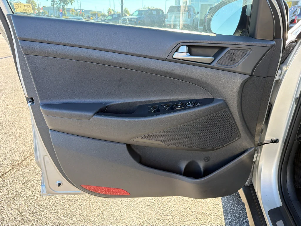 Used 2016 Silver Hyundai Limited image 10