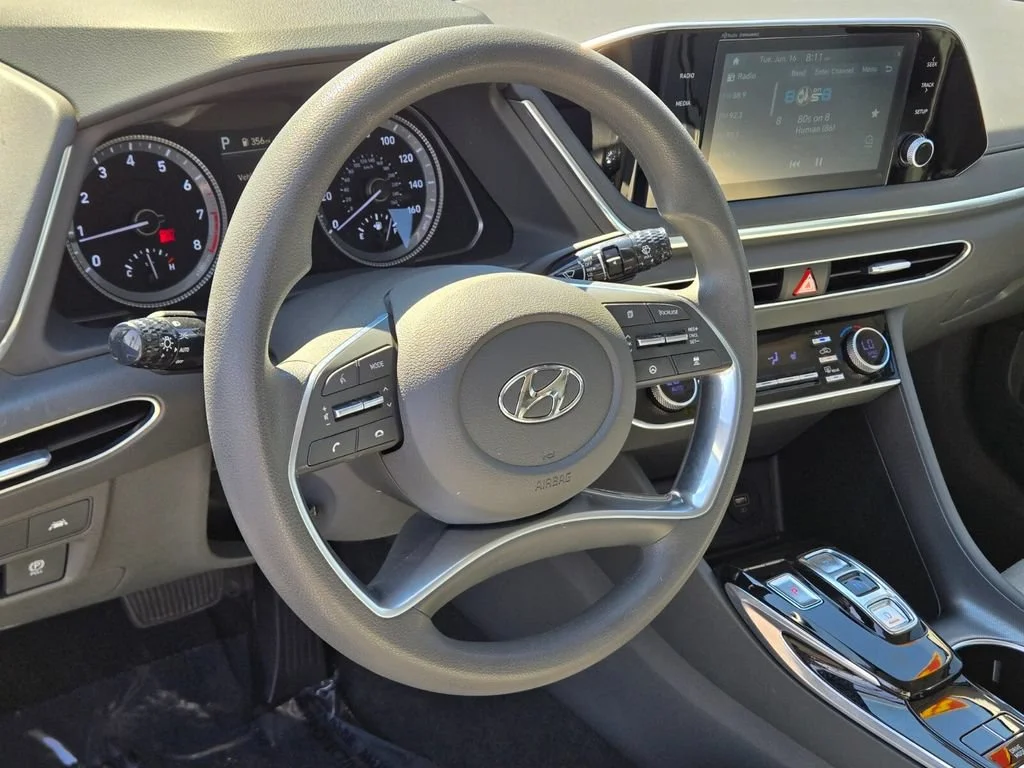 Used 2021 Quartz White Hyundai SEL image 18