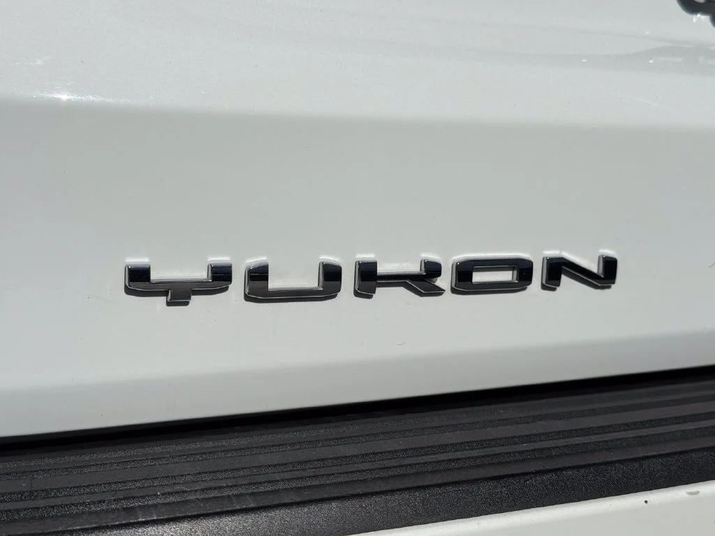 Used 2025 Summit White GMC Denali image 10
