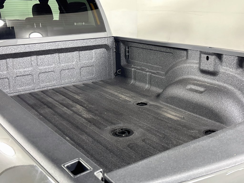 New 2027 Ceramic Gray Clear-Coat Exterior Paint RAM Big Horn image 21