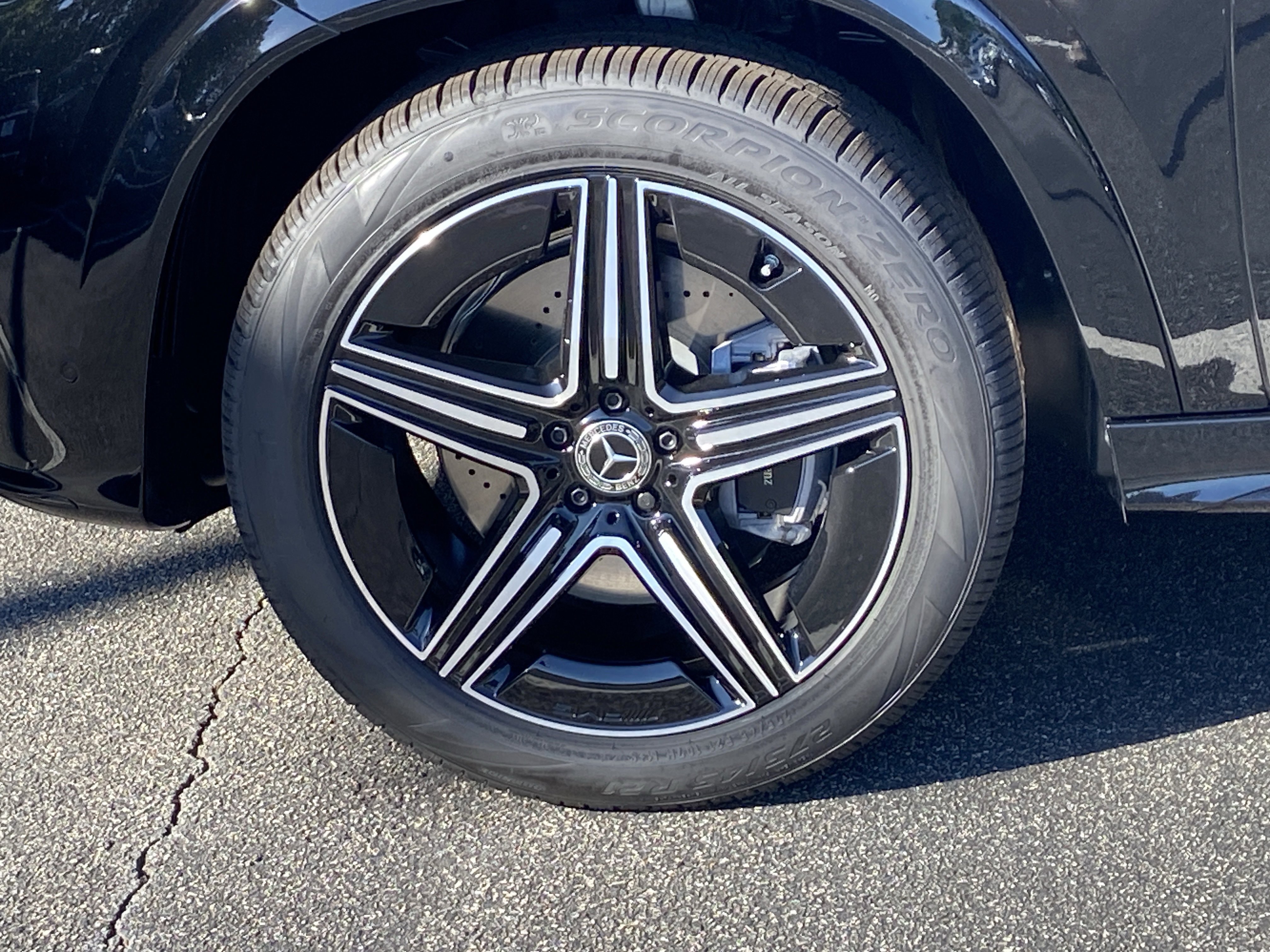 New 2026 Black Mercedes-Benz GLE 450 4MATIC® SUV image 14