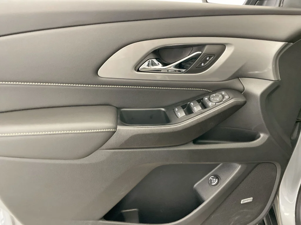 Used 2023 Sterling Gray Metallic Chevrolet LT Leather image 23