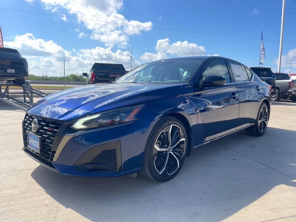Used 2023 Blue Nissan 2.5 SR image 1